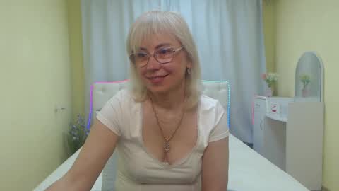 Snapshot of laurenwishy chatting on May 2026 05:48:02 AM Lauren online show from May 2026 05:48:02 AM