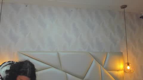 Laurent online show from November 2025 11:09:02 AM