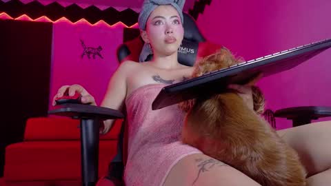 Snapshot of lauri_greeneyes1 chatting on November 2025 09:48:01 PM ANA LAURA online show from November 2025 09:48:01 PM