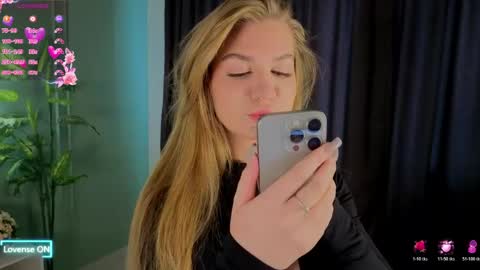 Laura online show from March 2026 05:00:01 AM