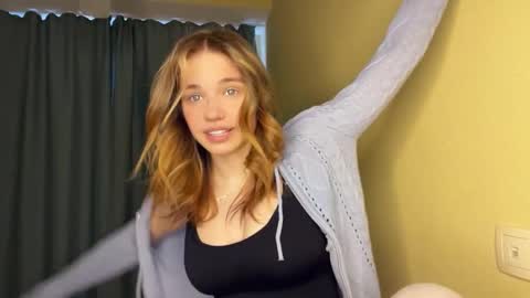 Bella online show from March 2026 11:49:01 AM