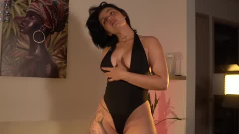 laurita_4 online show from May 2026 01:40:01 PM