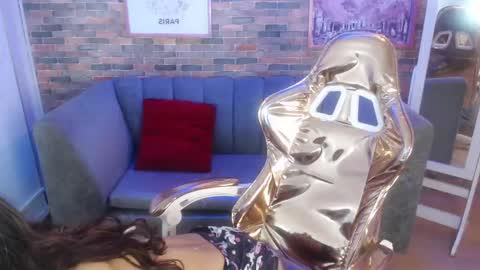 Snapshot of laurita_b chatting on February 2025 07:49:01 PM Laurita online show from February 2025 07:49:01 PM