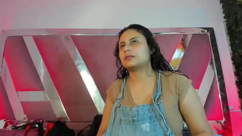  LaurynJeffers  online show from November 2025 09:36:01 PM