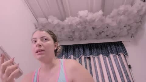 Lauu G online show from November 2025 10:50:02 AM