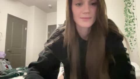 Snapshot of lavender_lulu chatting on December 2024 06:36:01 AM Little Lulu online show from December 2024 06:36:01 AM