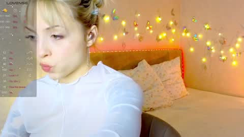 Snapshot of lavenderlav chatting on January 2025 03:25:01 PM Melissa online show from January 2025 03:25:01 PM