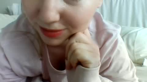 layannalea online show from December 2024 08:05:02 PM