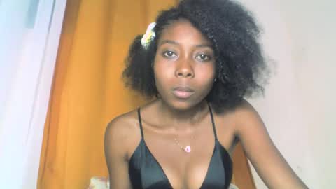 layannek online show from October 2025 08:40:02 PM