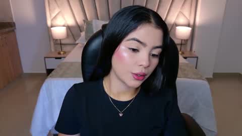 Snapshot of layla_breezee_ chatting on July 2026 10:41:01 AM Layla Breezee online show from July 2026 10:41:01 AM