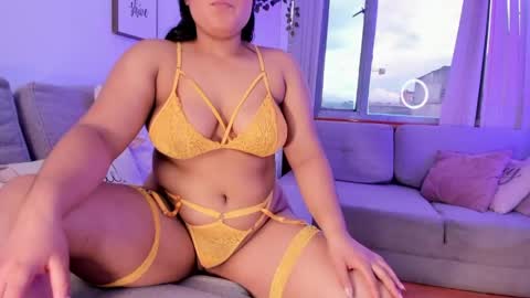 layla_es online show from June 2026 09:53:02 PM