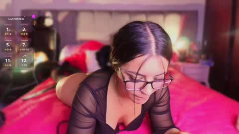 Snapshot of layla_nicols chatting on February 2025 02:33:01 PM Layla online show from February 2025 02:33:01 PM