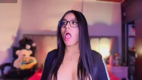 Snapshot of layla_nicols chatting on February 2025 12:47:01 PM Layla online show from February 2025 12:47:01 PM