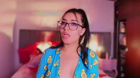 Snapshot of layla_nicols chatting on March 2025 10:43:02 AM Layla online show from March 2025 10:43:02 AM