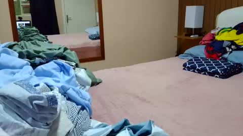 kelly online show from April 2026 08:17:01 PM