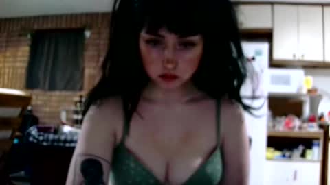 Layla Kills online show from December 2024 06:45:01 AM