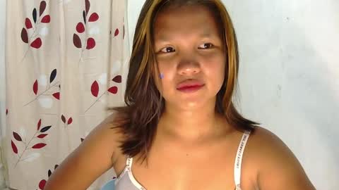 Nimfa online show from May 2026 12:01:02 PM