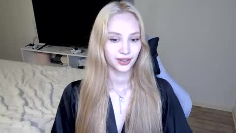 Snapshot of laylapretty001 chatting on June 2026 05:05:02 AM LaylaPretty001 online show from June 2026 05:05:02 AM