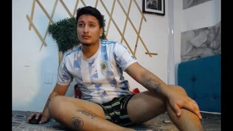 Snapshot of le_petit_princeb612 chatting on November 2025 12:07:02 PM  andres  online show from November 2025 12:07:02 PM