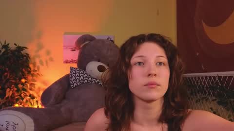 Lea online show from February 2025 08:31:02 PM