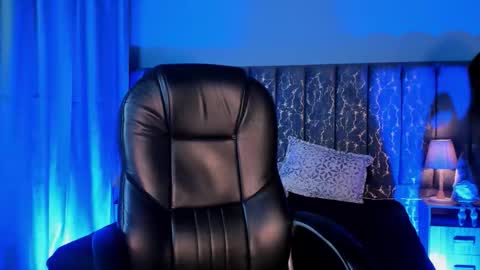 Lea Velle online show from November 2025 04:21:01 AM