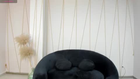 leahnovac online show from November 2025 10:59:02 AM