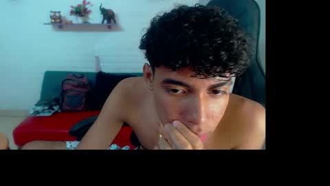 leam_1 online show from November 2025 09:43:02 PM