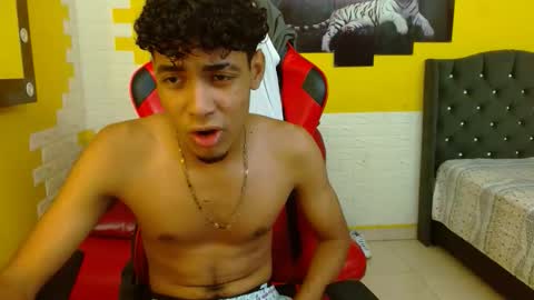 leam_1 online show from November 2025 09:36:02 PM