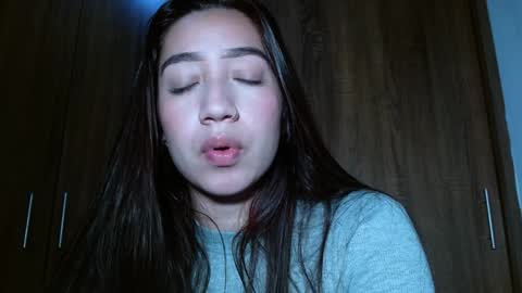 Snapshot of leanaalhub chatting on December 2024 02:17:01 AM leanaalhub online show from December 2024 02:17:01 AM