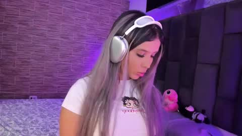 Maria Leandra  Lopeira online show from November 2025 11:05:02 PM