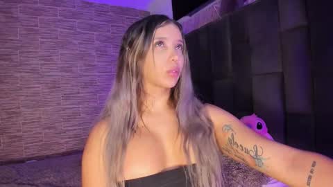 Maria Leandra  Lopeira online show from November 2025 12:13:01 AM