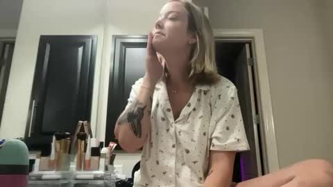 leanneluxecouple online show from November 2025 12:17:01 PM