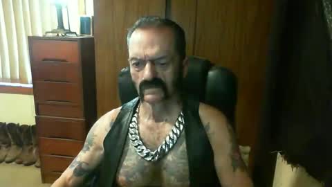 Snapshot of leathergreaser chatting on January 2025 10:29:02 PM leathergreaser online show from January 2025 10:29:02 PM
