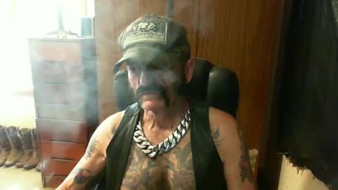Snapshot of leathergreaser chatting on January 2025 04:54:02 AM leathergreaser online show from January 2025 04:54:02 AM