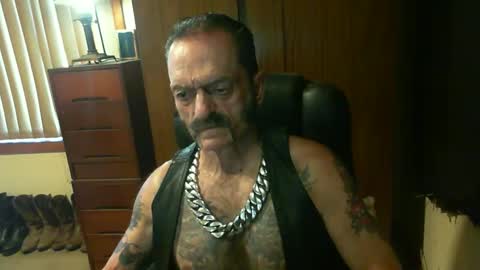 Snapshot of leathergreaser chatting on February 2025 10:08:02 PM leathergreaser online show from February 2025 10:08:02 PM