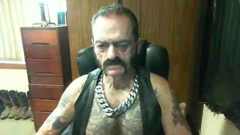 Snapshot of leathergreaser chatting on February 2025 10:53:02 PM leathergreaser online show from February 2025 10:53:02 PM