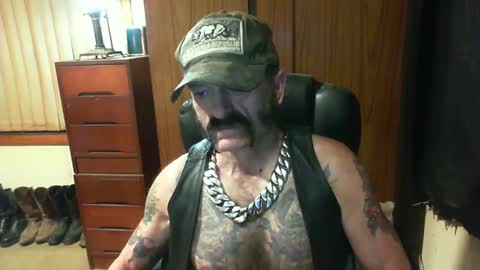 Snapshot of leathergreaser chatting on March 2025 02:05:02 PM leathergreaser online show from March 2025 02:05:02 PM