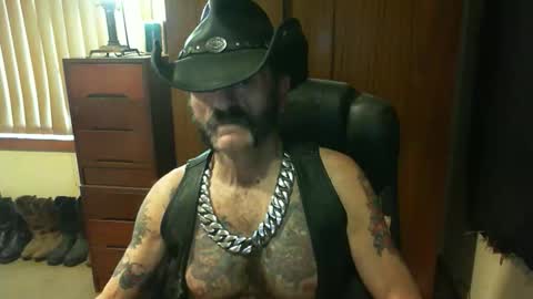 Snapshot of leathergreaser chatting on September 2025 09:58:02 PM leathergreaser online show from September 2025 09:58:02 PM