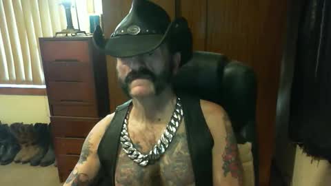 Snapshot of leathergreaser chatting on September 2025 12:10:01 AM leathergreaser online show from September 2025 12:10:01 AM