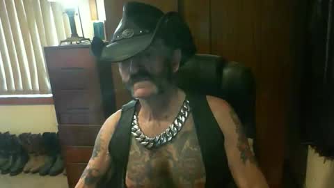 Snapshot of leathergreaser chatting on September 2025 12:45:02 AM leathergreaser online show from September 2025 12:45:02 AM