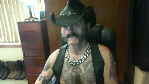 Snapshot of leathergreaser chatting on October 2025 12:08:02 AM leathergreaser online show from October 2025 12:08:02 AM