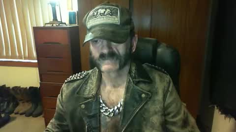 Snapshot of leathergreaser chatting on November 2025 07:58:01 PM leathergreaser online show from November 2025 07:58:01 PM