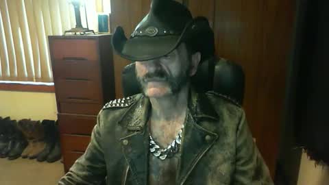 Snapshot of leathergreaser chatting on November 2025 07:24:02 PM leathergreaser online show from November 2025 07:24:02 PM