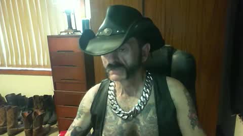 Snapshot of leathergreaser chatting on May 2026 01:34:02 AM leathergreaser online show from May 2026 01:34:02 AM