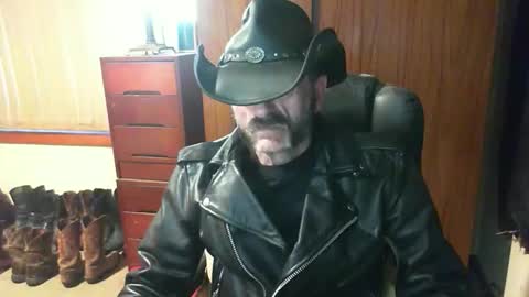 Snapshot of leathergreaser chatting on May 2026 07:13:01 AM leathergreaser online show from May 2026 07:13:01 AM