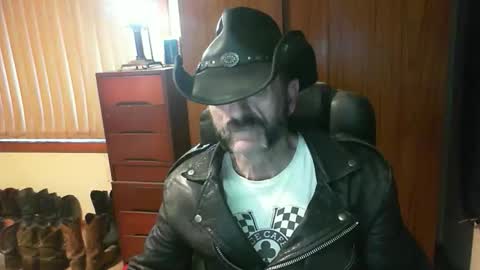 Snapshot of leathergreaser chatting on May 2026 08:59:02 PM leathergreaser online show from May 2026 08:59:02 PM