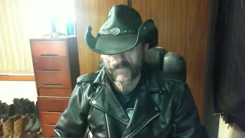 Snapshot of leathergreaser chatting on June 2026 09:21:02 PM leathergreaser online show from June 2026 09:21:02 PM