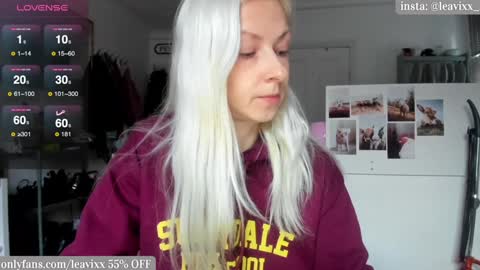 LeaVixx online show from December 2024 03:11:01 PM