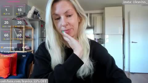 LeaVixx online show from October 2025 09:44:01 AM