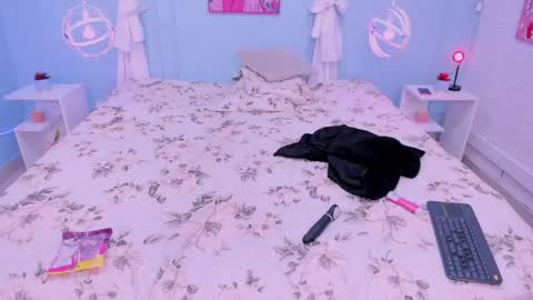 Leah Carter  online show from May 2026 10:47:01 AM
